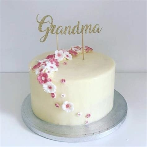 Simple Birthday Cake For Grandma Granny Cake Cake Fondant Cakes Hot