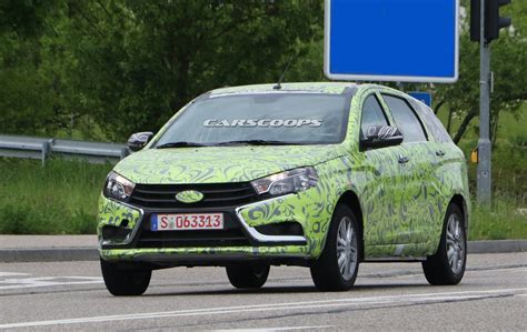 Scoop Lada Vesta Wagon Puts On Green Camo For Testing Phase Carscoops