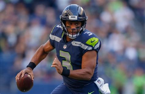 Over 2 millions vehicles pass by russ russell signs daily. Tyrann Mathieu Says Russell Wilson 'Wants New York' Amid ...