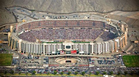 El Estadio Monumental De La U En Lima Perú Inaugurado En El Año 2000