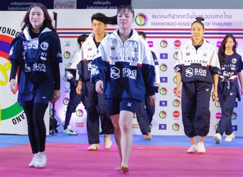 Jul 01, 2021 · ความเคลื่อนไหวนักเทควันโดทีมชาติไทย ชุดเข้าร่วมมหกรรมกีฬาโอลิมปิกเกมส์ 2020 ที่กรุงโตเกียว ประเทศญี่ปุ่น. เทควันโด อวดชุดแข่งใหม่ ไว้ลุย "โอลิมปิก 2020"