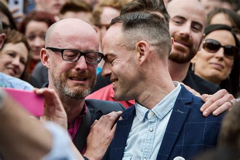 Ireland Votes To Approve Gay Marriage Putting Country In Vanguard The New York Times