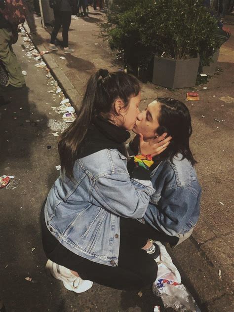 Lesbian Hot Cute Lesbian Couples Cute Couples Goals Couple Goals Lesbians Kissing
