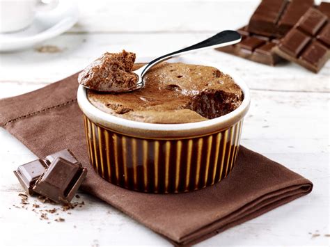 12 lady fingers, cut 3/4 c. Mousse au chocolat Crédit photo : IMAGES et Associé ...