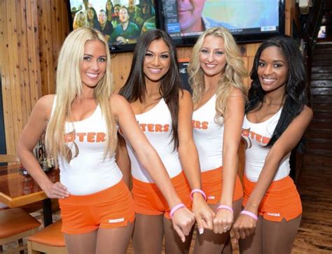 10 Secrets From Hooters Girls That Will Help You See Things From Their Point Of View Genmice