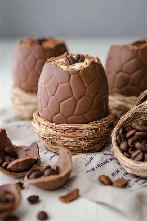 Because filled easter eggs seem to be my life right now. Tiramisù Filled Easter Eggs | Recipe | Easy easter recipes ...