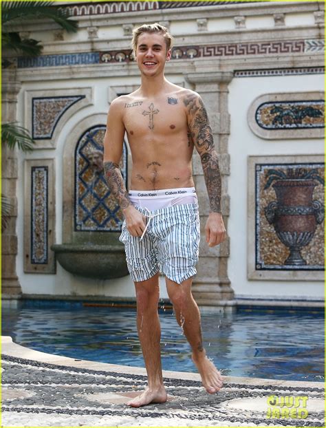 Justin Bieber Goes Shirtless For A Swim At The Versace Mansion Photo Justin Bieber