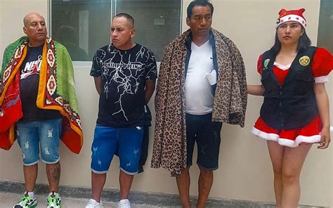 Undercover Police Dressed As Santa Andhis Elves Bust Suspected Drug