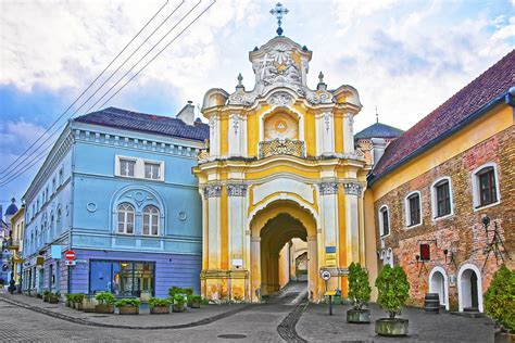 Vilnius Old Town Walking Tour Private Guide Nordic Experience