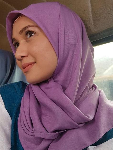 Foto Gaya Dea Annisa Dalam Balutan Hijab Anggun Dan Memesona Foto