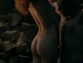 Sophie skelton naked