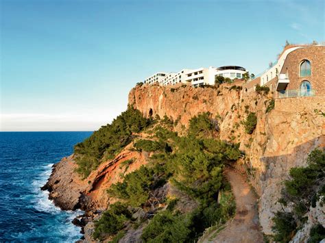 The 10 Most Beautiful Clifftop Hotels In The World Photos Condé