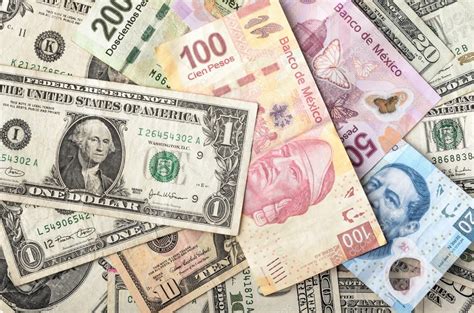 Facturas De Dólar Y Peso Mexicano Fotografía De Stock © Agcuesta1 85861534 Depositphotos