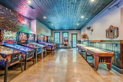 Basement Bar And Gameroom Contemporain Sous Sol Nashville Par