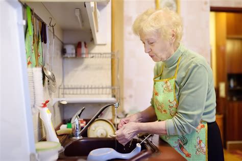 Washing The Dishes And Cleaning The House Can Be Beneficial For Older Women Daily Access News