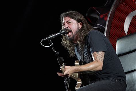Foo Fighters Singer Dave Grohl Invites Crying Man On Stage To Sing My