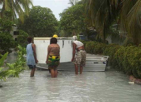 Cyclone Pam Leaves Trail Of Destruction In Pacifics Vanuatu Los