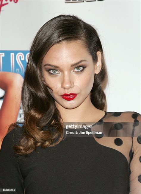 Michelle Vawer Attends The 2012 Sports Illustrated Swimsuit Issue News Photo Getty Images