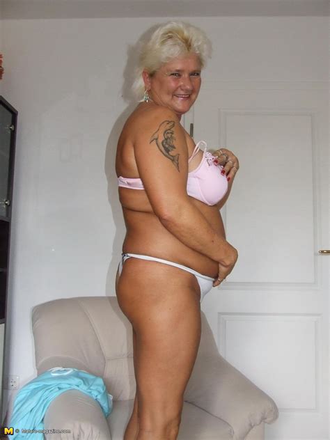 Blonde Chubby Mature Slut Showing Off Her Rack GrannyPornPics Net