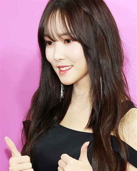 Gfriend At 2018 Melon Music Awards Red Carpet Yuju 🖤 South Korean