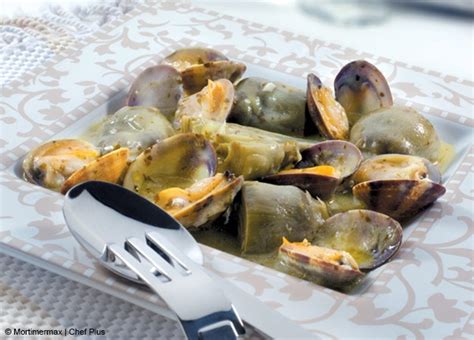 Deliciosa y sencillísima receta de alcachofas con jamón y cebolla y ajos pochaditos. Receta para Cocinar Almejas con alcachofas | Chef Plus