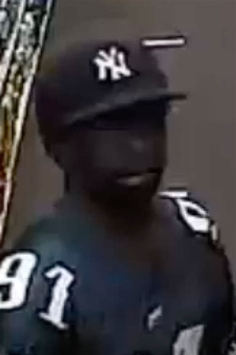 perv sexually assaults woman in brooklyn beauty store