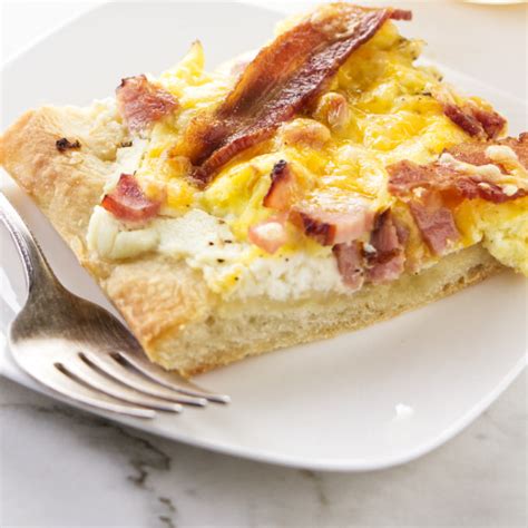 Bacon And Eggs Breakfast Pizza Savor The Best