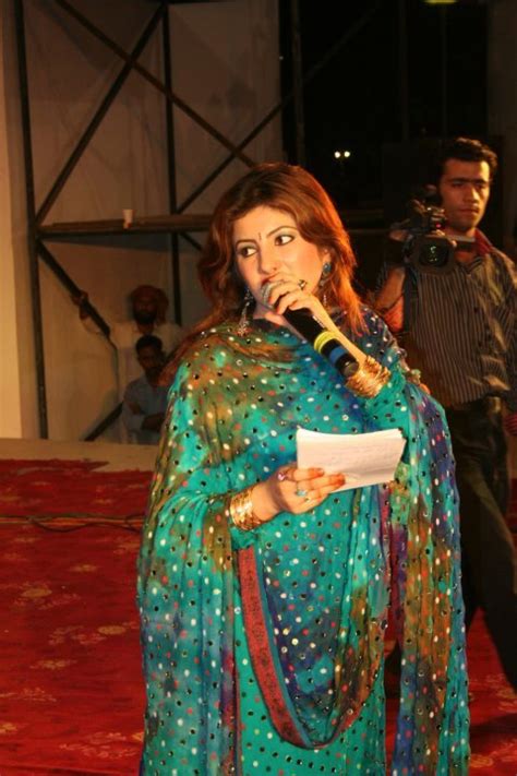 The Best Artis Collection Pashto Music Queen Singer Nazia Iqbal New Pictures Photos During