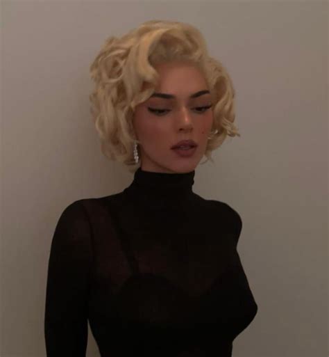 Kendall Jenners Marilyn Monroe Halloween Costume Causes Controversy