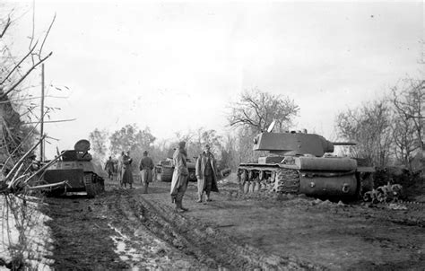 Wwii Pictures On Twitter German Soldiers Among The Wrecks Of Knocked