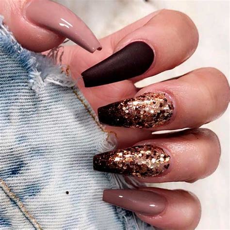 Amazing Glitter Ombre Nails Ideas | NailDesignsJournal.com 33 stunning gold foil nail designs to make your manicure shine.