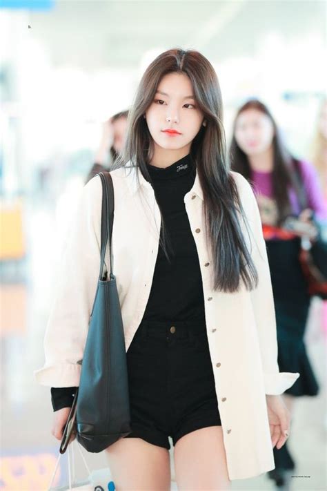 10 times itzy s yeji was a fashion queen in her casual outfits koreaboo