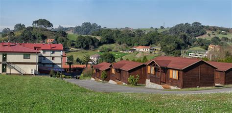El aeropuerto de asturias está ubicado a 34 km. Situación - Hotel Piedra - Restaurante