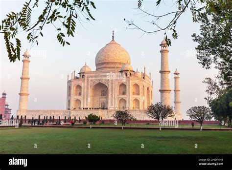 Taj Mahal Taj Mahals Stock Photo Alamy