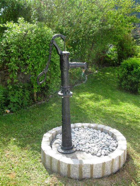 Wir von hausundwerkstatt24 bieten dir in unserem onlineshop über 8.000 produkte rund um haus, werkstatt und garten zu besonders günstigen preisen an. plain white: Eine Schwengelpumpe für die Zisterne