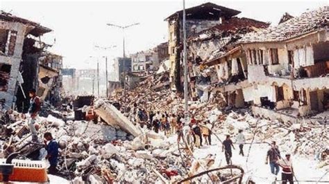 Büyük Marmara Depremi nin üzerinden 20 Yıl Geçti Deprem Bekleyen