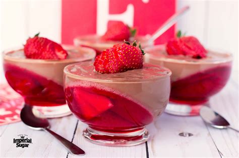 Chocolate Pudding And Strawberry Jello Parfaits Dixie Crystals