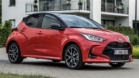 2020 Toyota Yaris Hybrid Wallpapers And Hd Images Car Pixel