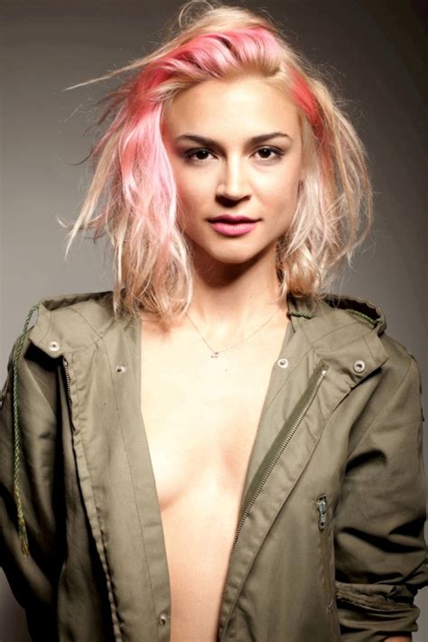 Naked Samaire Armstrong Added 07 19 2016 By Bot