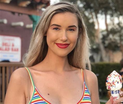 Noelle Foley In Bathing Suit Wants To Be Somewhere Tropical Celebwell