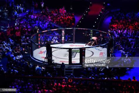 Mma Cage Icon Photos And Premium High Res Pictures Getty Images