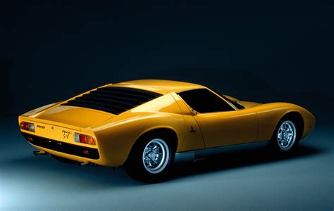 50 Años De Lamborghini Miura El Superdeportivo Original Que Destronó A
