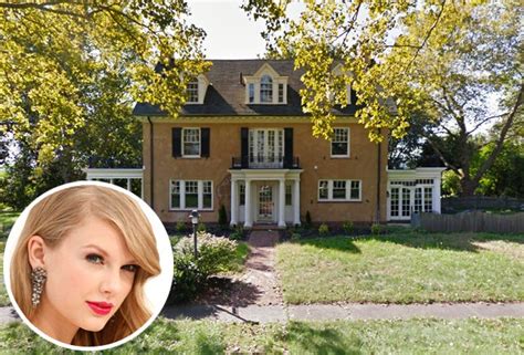 Taylor Swifts Childhood Home Can Be Creepily Yours For 800000