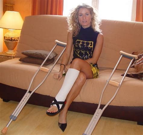 Javiercast Casts Braces Sprain Crutches Wheelchair Bandage Cnews