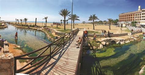 El hotel astari, a pocos minutos a pie de la playa y del centro histórico, ofrece habitaciones acogedoras, todas exteriores y algunas con vistas al mar. Hoteles en Comarruga, Tarragona - Centraldereservas.com
