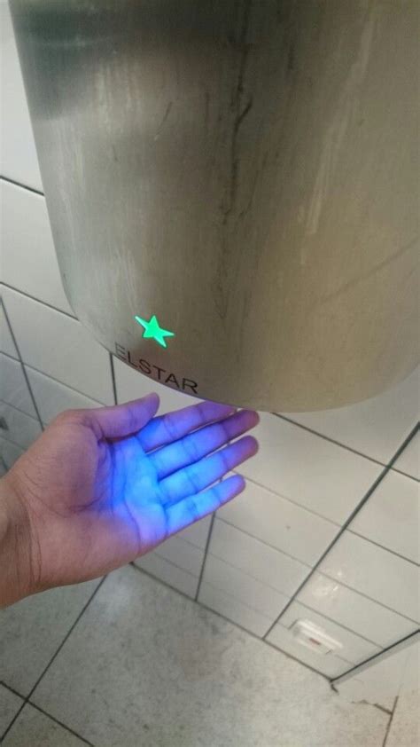 Uv Light Sanitizing On Hand Dryer Everyday Objects Hand Dryer Uv Light