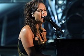 Alicia Keys Premieres ‘Typewriter'; Performs With Bruno Mars, Rick Ross ...