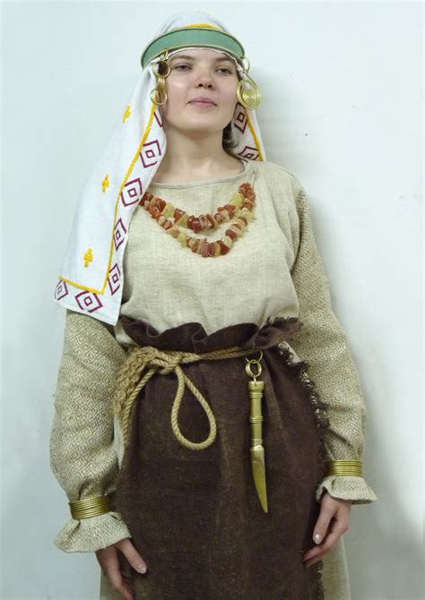 Reconstruction clothing Bronze Age by Trotsenko on DeviantArt