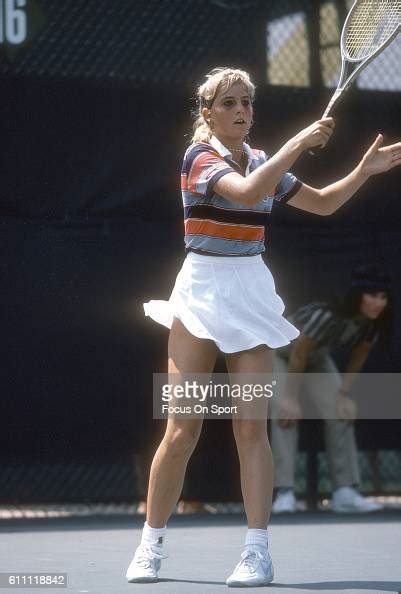 Tennis Player Carling Bassett Of Canada Returns A Shot During The News Photo Getty Images