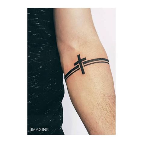 Maybe you would like to learn more about one of these? Ideia por Nadja Cardoso em tatoo em 2020 | Tatuagem bracelete masculino, Tatuagem de cruz ...